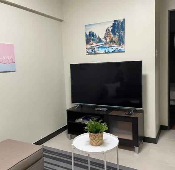 带1个卧室的带阳台的公寓, Eves Urban Haven