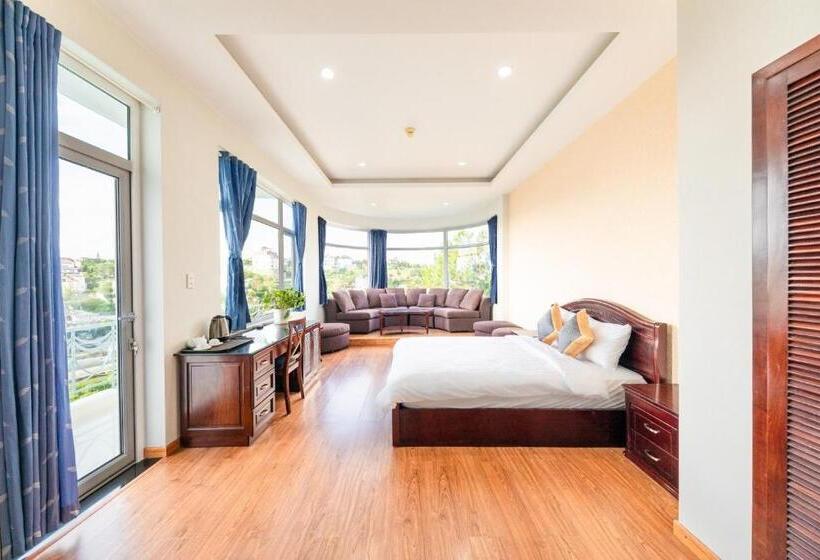 Quarto Deluxe com Sacada, Dolphin Villa   Biệt Thự Cá Heo