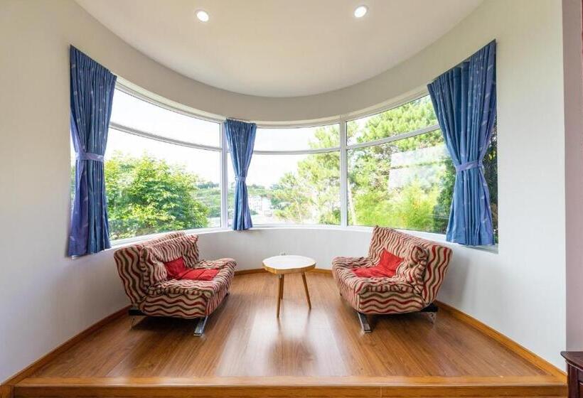 Quarto Deluxe com Sacada, Dolphin Villa   Biệt Thự Cá Heo