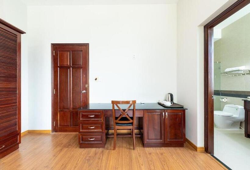 Quarto Deluxe com Sacada, Dolphin Villa   Biệt Thự Cá Heo