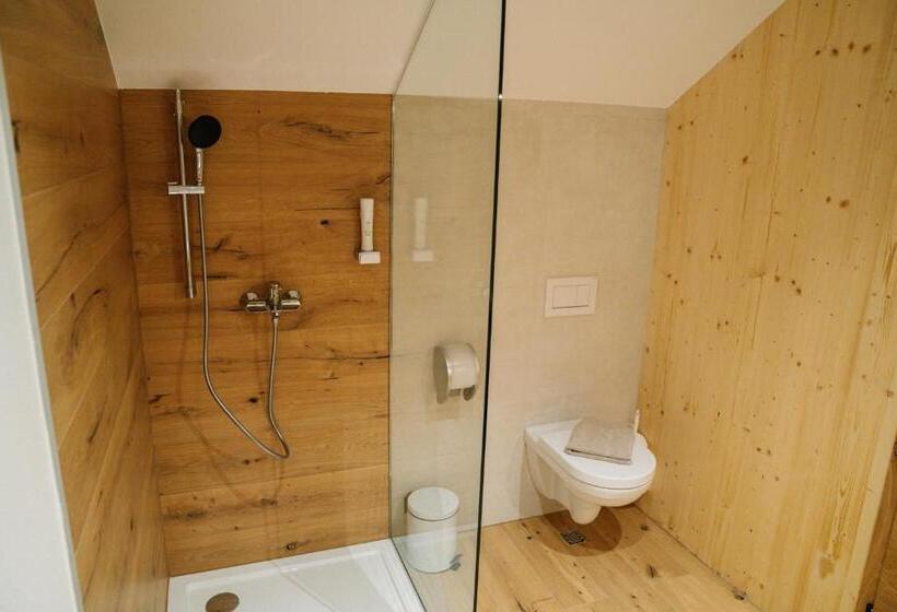 اتاق استاندارد با بالکن, Sobe Rooms Jelen Jelenov Greben