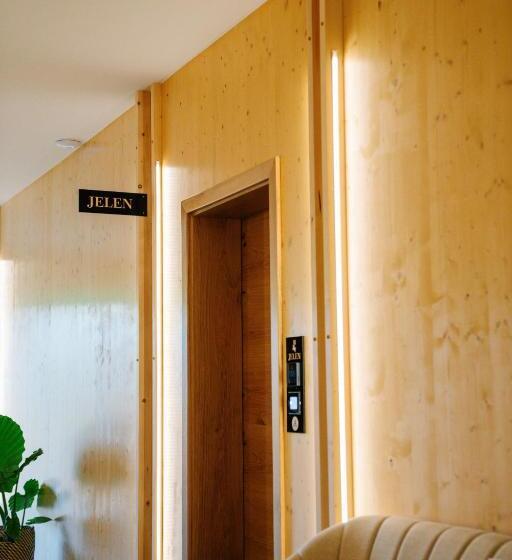 اتاق خانوادگی, Sobe Rooms Jelen Jelenov Greben