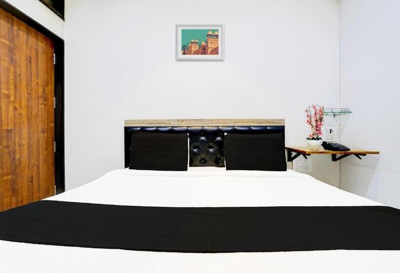 Трехместный Номер Deluxe, Oyo Aamrai Resort