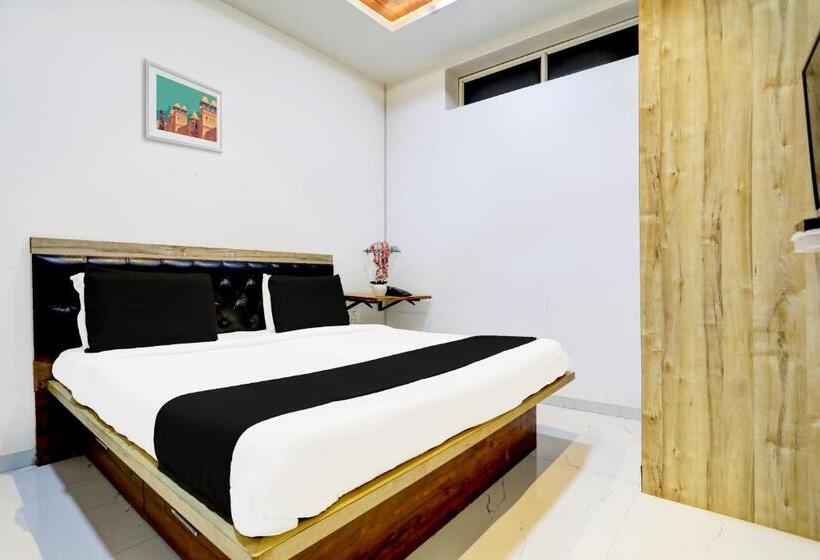 Трехместный Номер Deluxe, Oyo Aamrai Resort