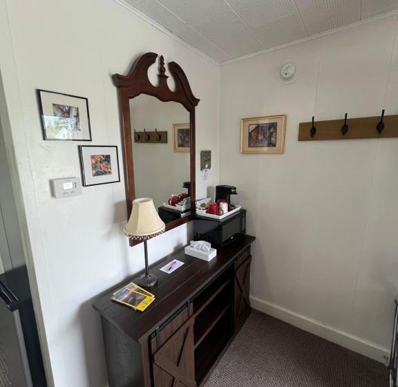 Quarto Estandar, Profile Deluxe Motel