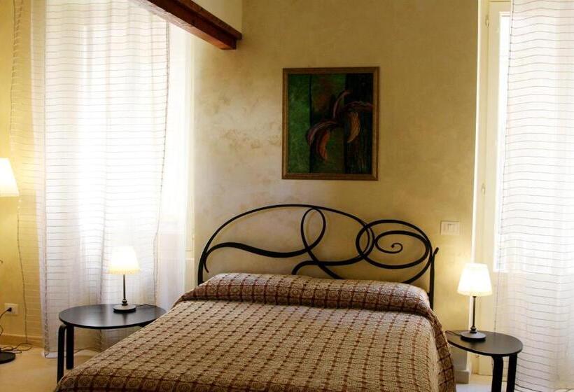 اتاق لوکس با بالکن, B&b Dolce Casa