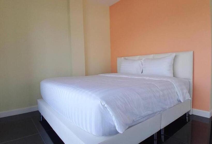 Номер Стандарт с Балконом, J Boutique Hotel เจ บูทีค โฮเทล
