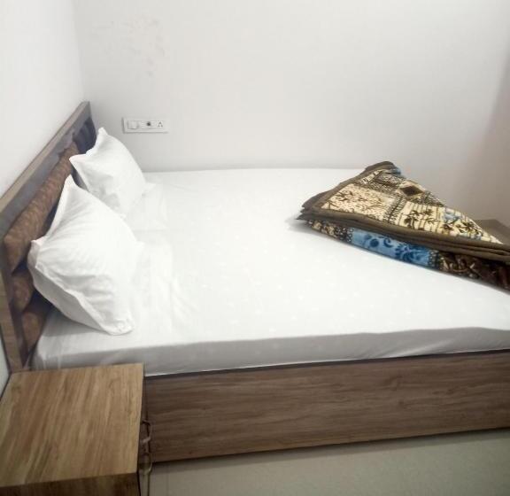 标准间, Aarju Guest House