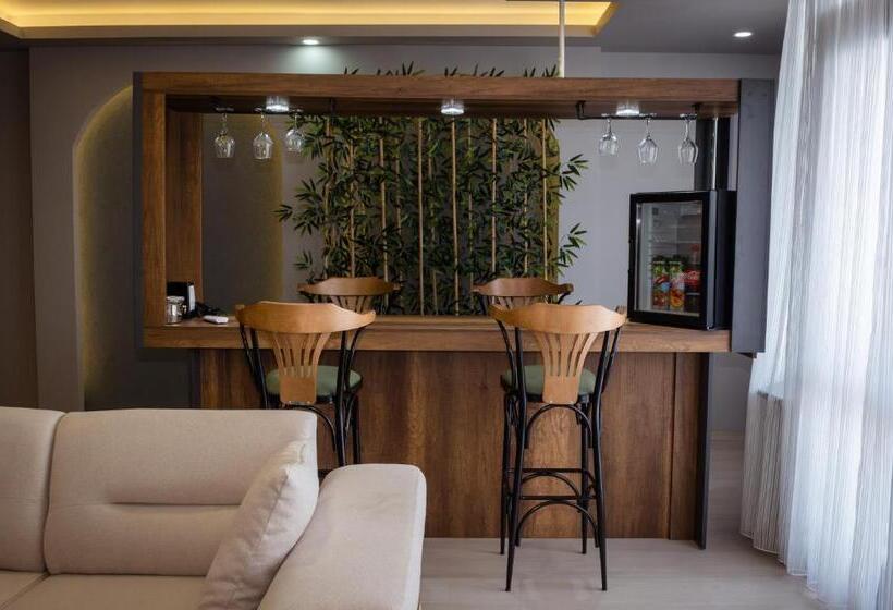 Люкс, Barakat Otelci̇li̇k Diş Ti̇caret Limited şirketi