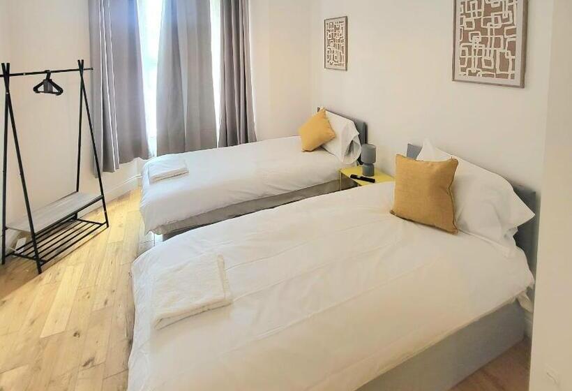 Номер Стандарт, London En Suite Double Rooms   Leytonstone E11