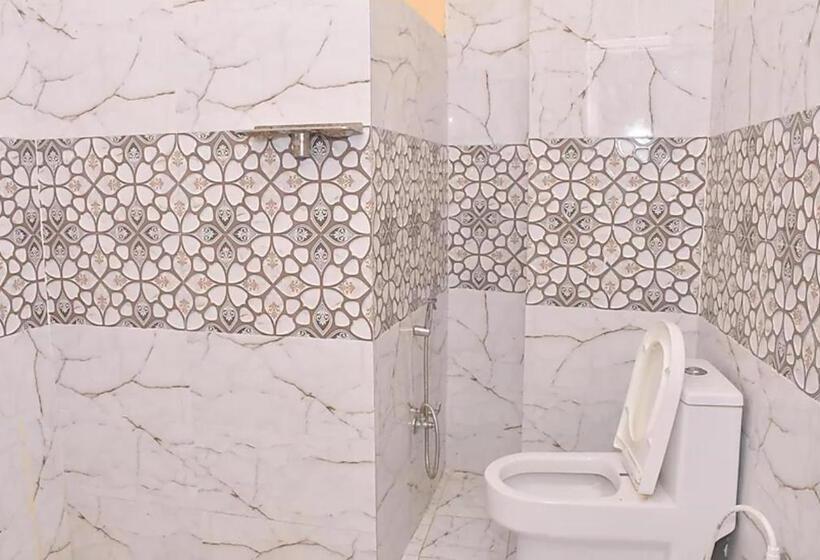 Номер Deluxe, Goroomgo Hotel Sahu Rooms , Ayodhya