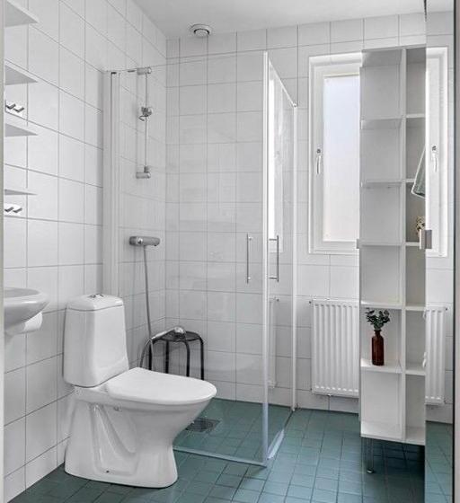 Вилла 1 Спальня, 5 Bed Rooms House With Jacuzzi, Free Parking, And 2 Toilets Bath In Malmö