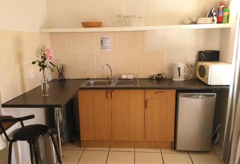 Люкс, Antique Silk Self Catering Unit
