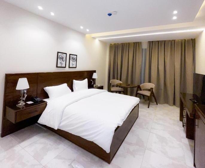 اتاق استاندارد چهار تخته, North Paradise