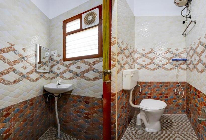 חדר קלאסי לשלושה, Oyo Cubinn Hermes