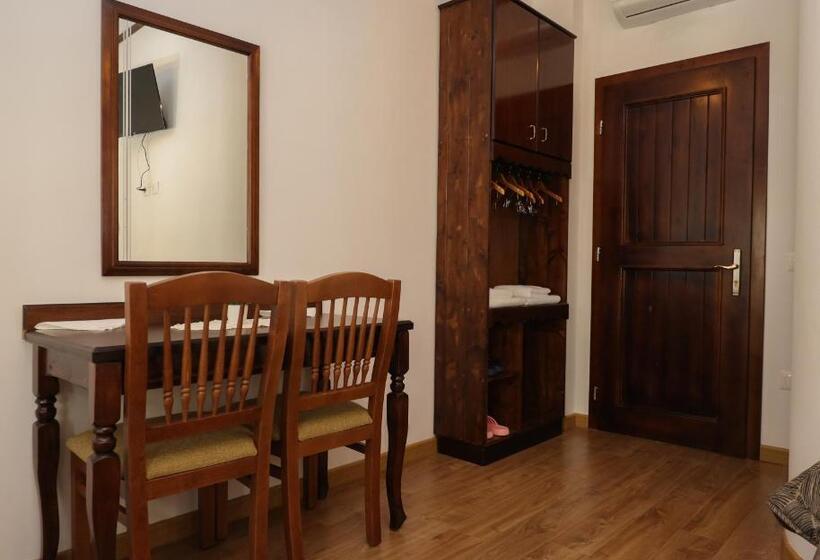 豪华园景房, The House Of Dollma , Inside Kruja Castle
