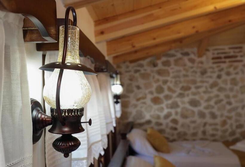 디럭스 패밀리 룸, The House Of Dollma , Inside Kruja Castle