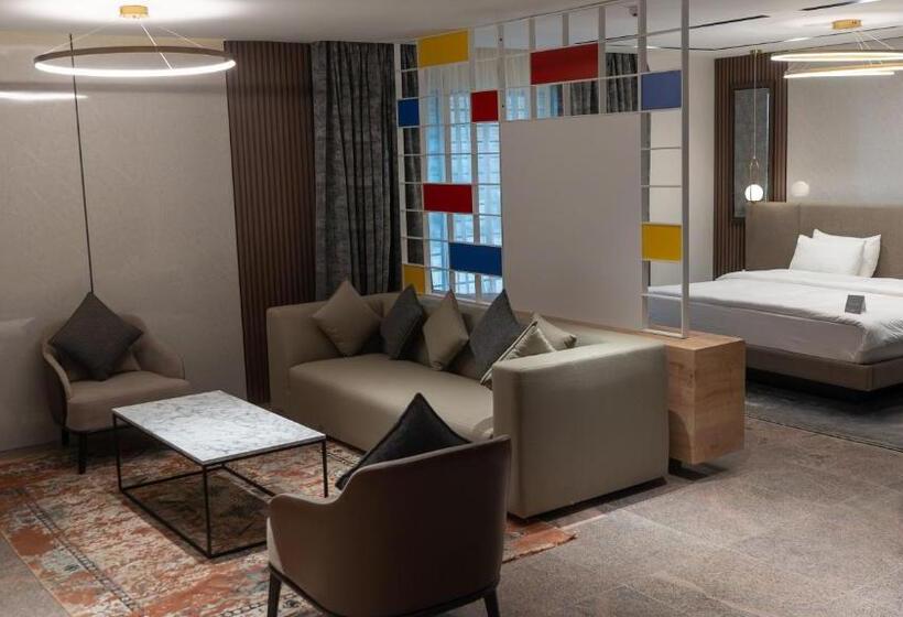 استودیوی لوکس, Brickspoint Boutique Apart