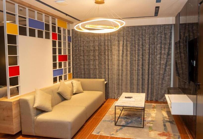 استودیوی استاندارد, Brickspoint Boutique Apart