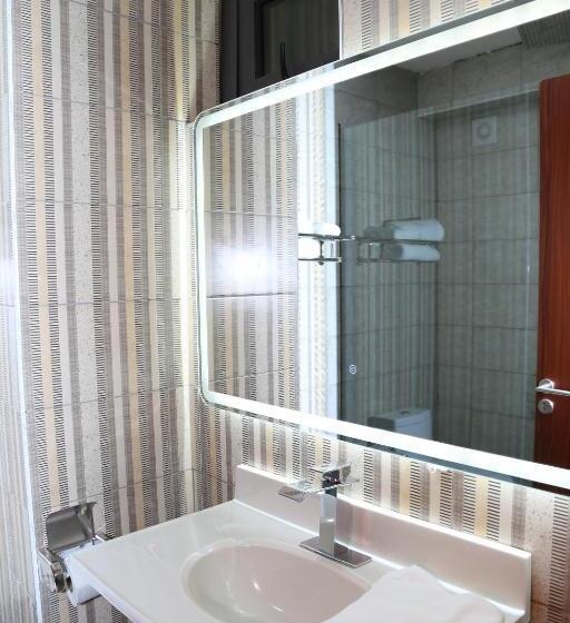 家庭间, Lagoon Beach Hotel,keta,ghana
