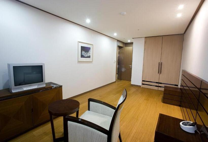 Семейный Номер, High1 Condominium