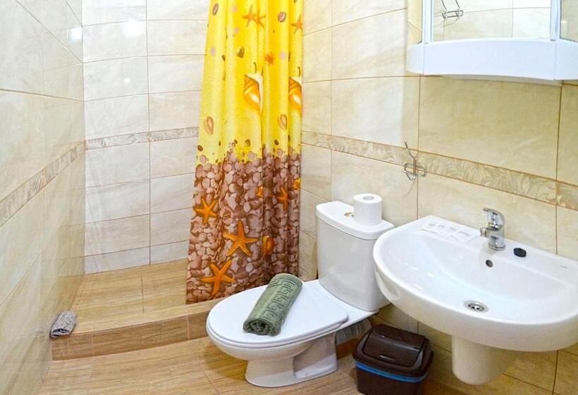 اتاق لوکس با بالکن و چشم‌انداز دریا, Golden Beach