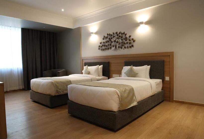 Номер Клуб, Native Inn By Heda Hospitality