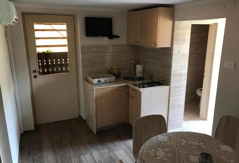 سوییت با چشم‌انداز باغ, Martinova Izba   Rooms & Apartments