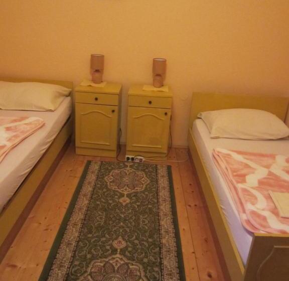 اتاق استاندارد با بالکن, Bravo Guest House