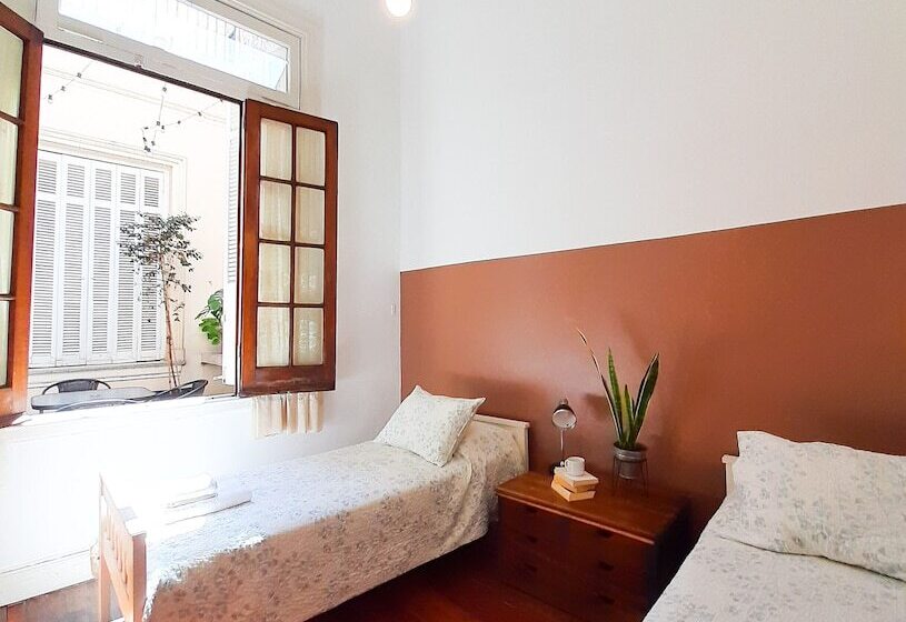 اتاق استاندارد با سرویس بهداشتی مشترک, Lopez Hostel & Suites