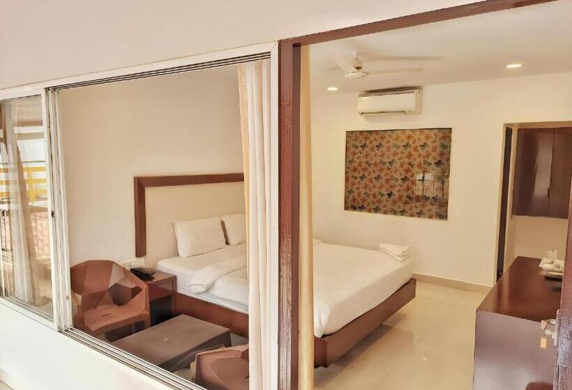 스탠다드 룸 풀장 전망, Beachwalk Retreat   Within 100 Metres From Morjim Beach