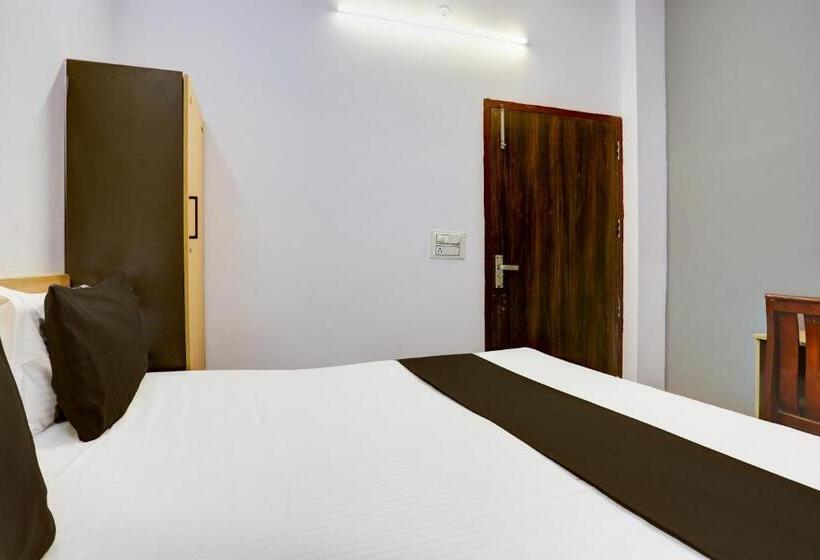 Трехместный Номер Классика, Super Hotel Oo Hotel Shyam Residency Near Samaypur Badli Metro