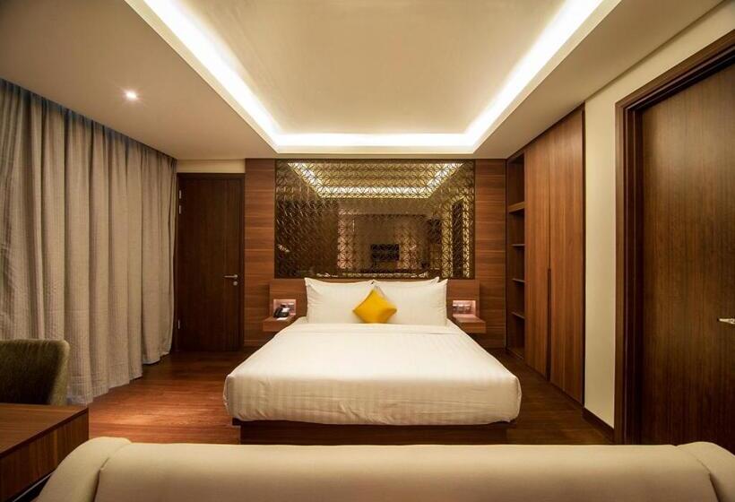 سوییت جونیور, Grand Soll Marina