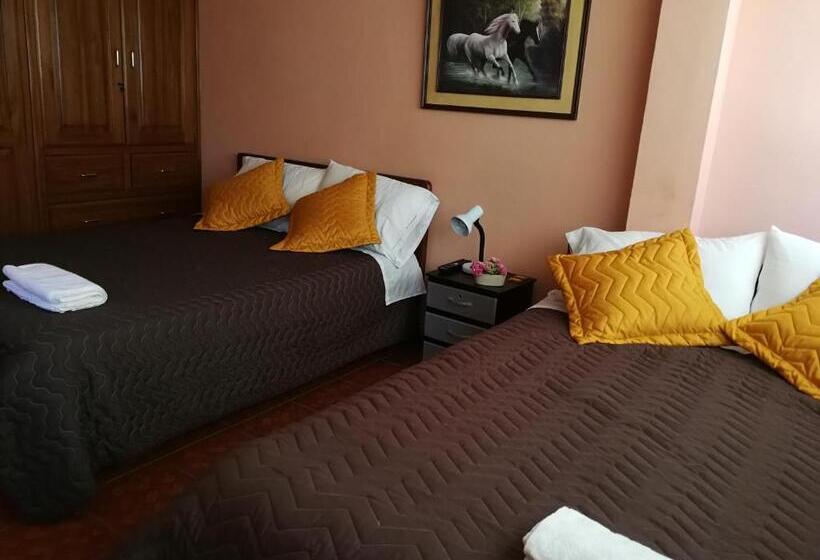 디럭스 룸, Chapelet Hostal