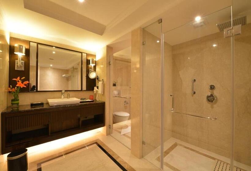 Люкс Deluxe Кровать Кинг, Ramada Plaza Chennai