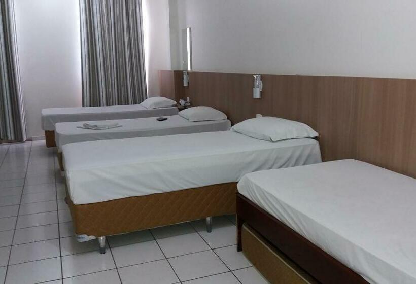 اتاق استاندارد چهار تخته, Romanville