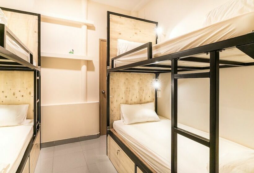 تختخواب در اتاق مشترک, Alleyway Hostel   Adults Only