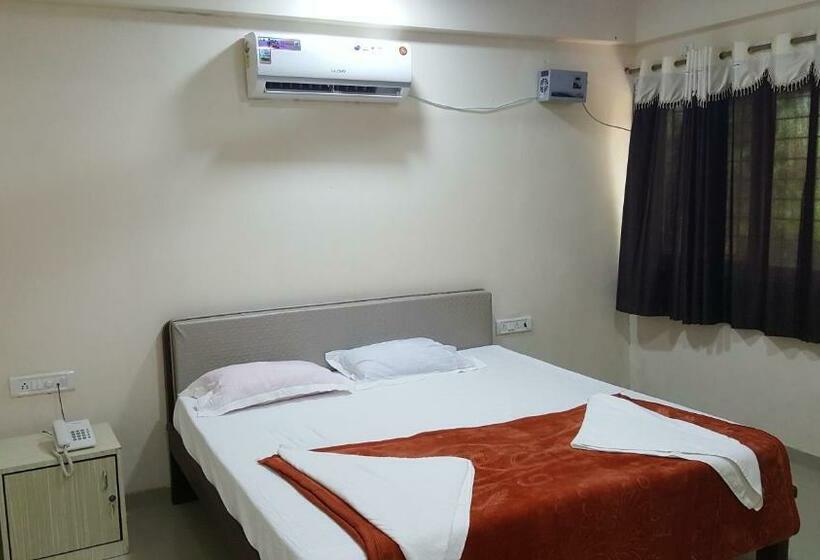 デラックスルーム, Anand Agro Tourism Kashid