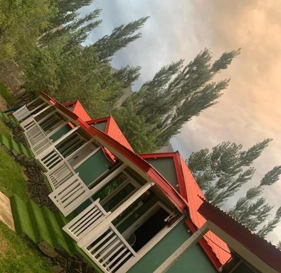 اتاق خانوادگی, The Mountain Cottage Skardu