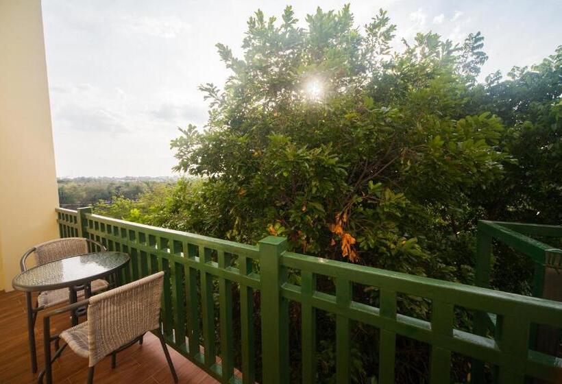 Номер Deluxe Кровать Кинг, Anchan Laguna Hotel โรงแรมอัญชันลากูน่า