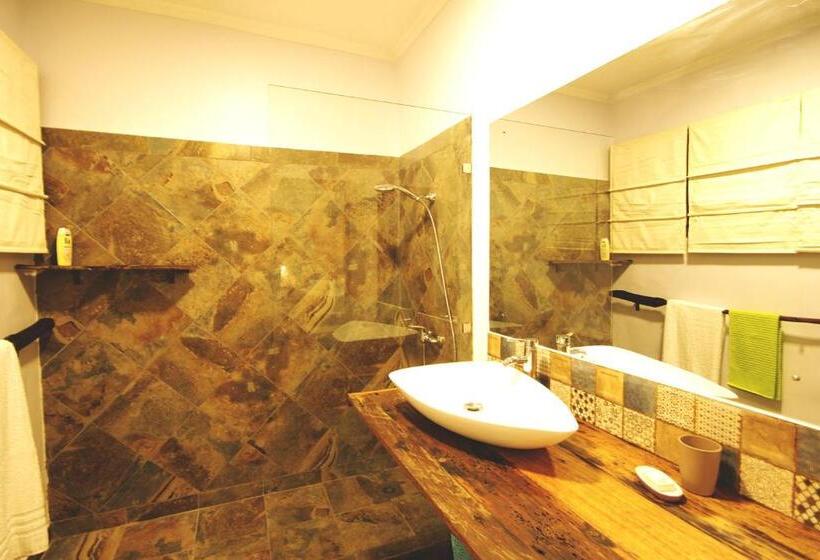 Семейный Номер Deluxe, Boulevard Inn Mt Meru