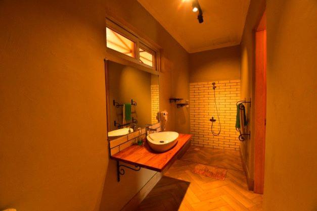 Четырехместный номер Премиум, Boulevard Inn Mt Meru