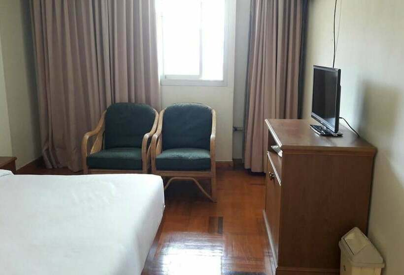غرفة ديلوكس, Paradorn Inn