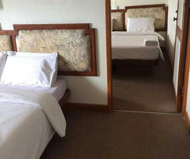 Номер Deluxe, Paradorn Inn