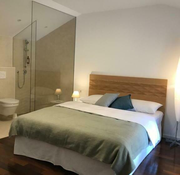 اتاق لوکس, Wingbay B&b