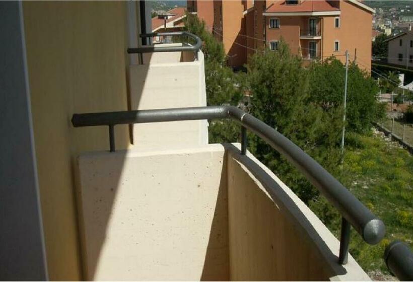 Quarto Estandar, Dei Cappuccini