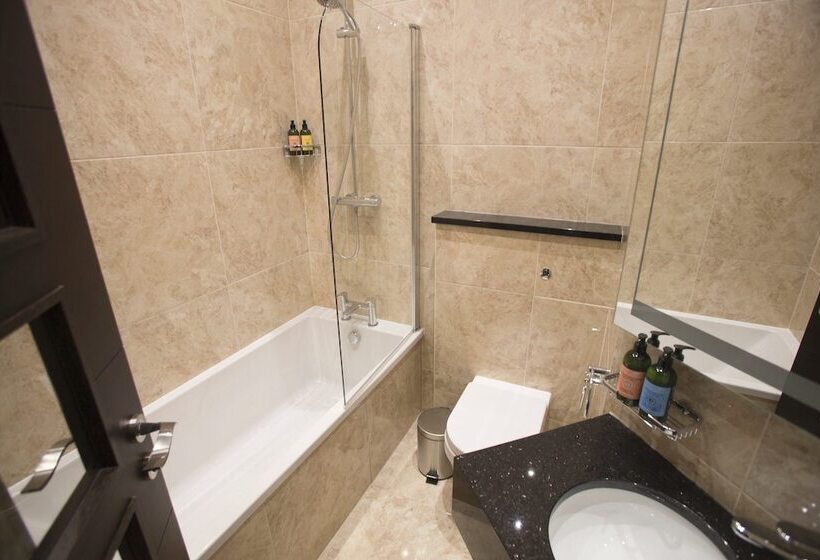 Номер Superior, The Lansbury Heritage A Sunday Hotel   Canary Wharf