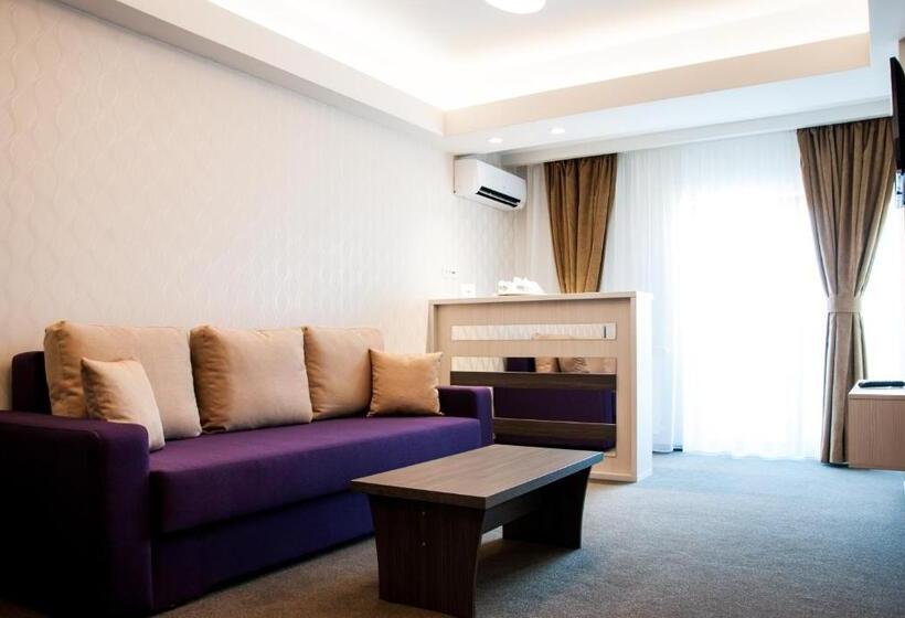 Люкс Боковой Вид на Море, Milano Blue Mamaia