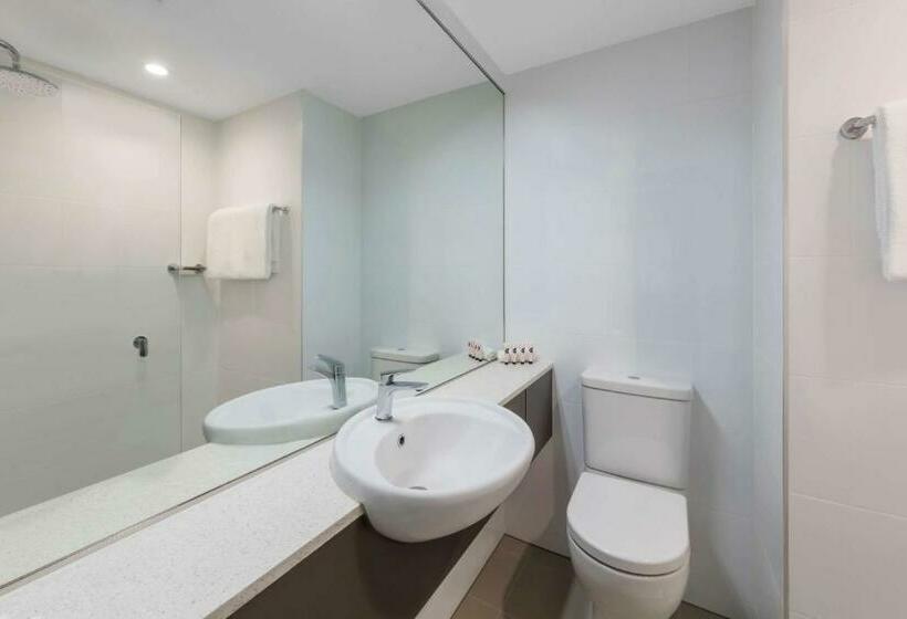 스탠다드 룸 킹사이즈 침대, Travelodge Hotel Sydney Airport
