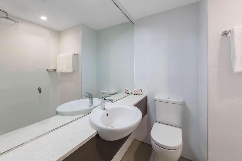 스탠다드 룸 킹사이즈 침대, Travelodge Hotel Sydney Airport